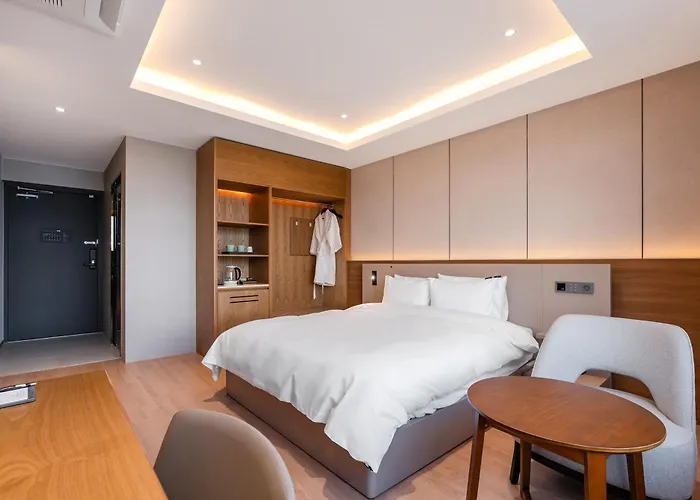 Pohang Yeongildae Beach Hotel